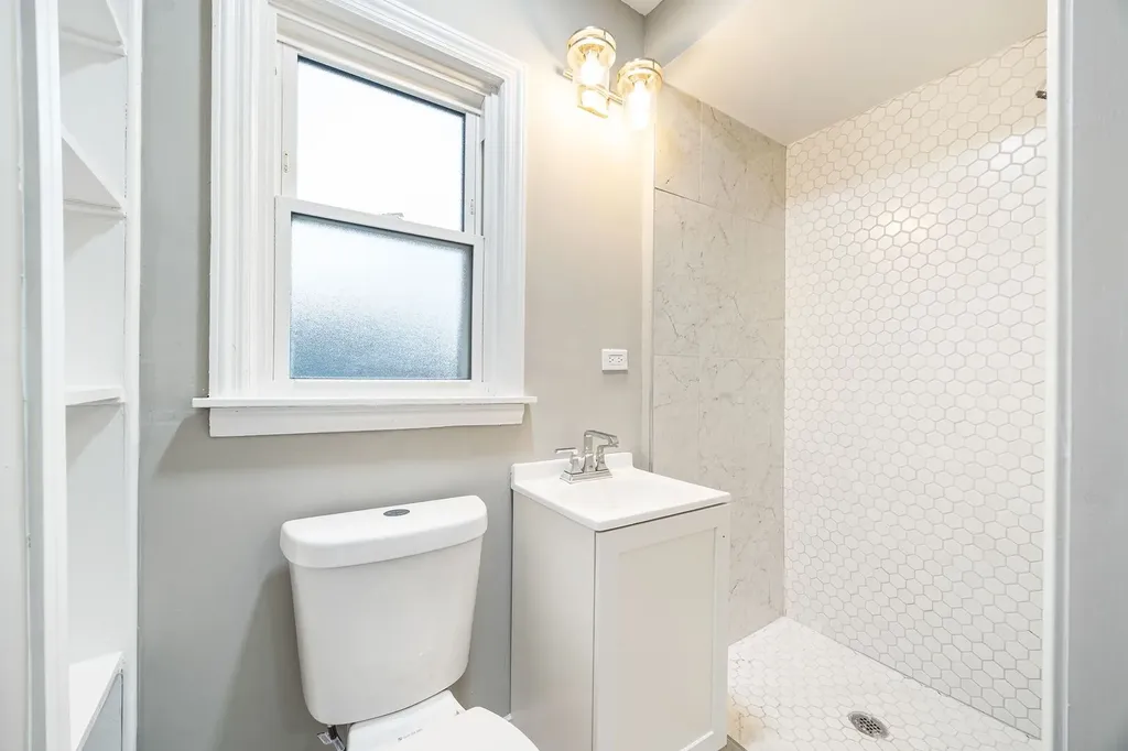 10615 South Emerald Avenue Chicago IL 60628