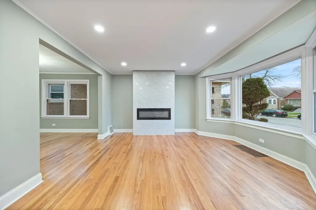 10615 South Emerald Avenue Chicago IL 60628