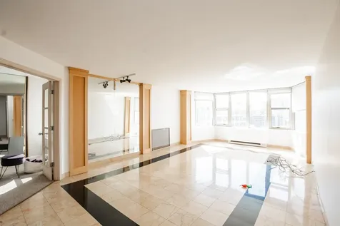 525 West Hawthorne Place Chicago IL 60657