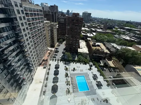525 West Hawthorne Place Chicago IL 60657