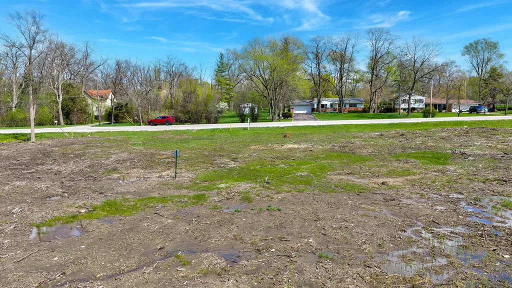 315 & 335 North St. Mary's Road Green Oaks IL 60048