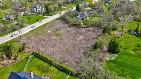 315 & 335 North St. Mary's Road Green Oaks IL 60048