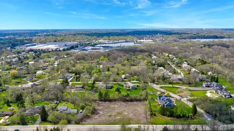 315 & 335 North St. Mary's Road Green Oaks IL 60048