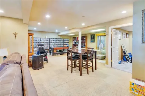 17207 Chase Road Dekalb IL 60115