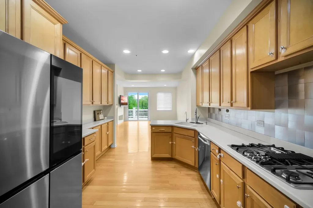 1028 Orchard Pond Court Lake Zurich IL 60047