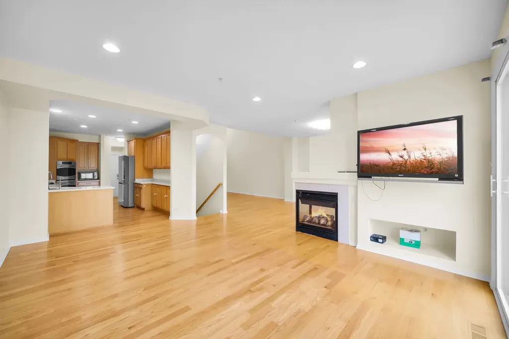 1028 Orchard Pond Court Lake Zurich IL 60047