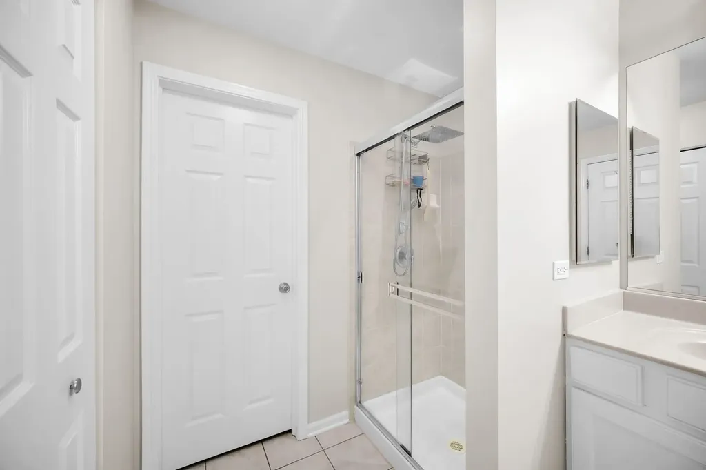 1028 Orchard Pond Court Lake Zurich IL 60047