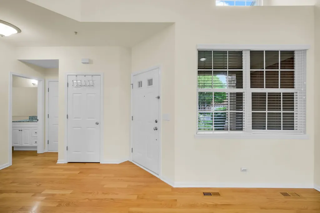 1028 Orchard Pond Court Lake Zurich IL 60047