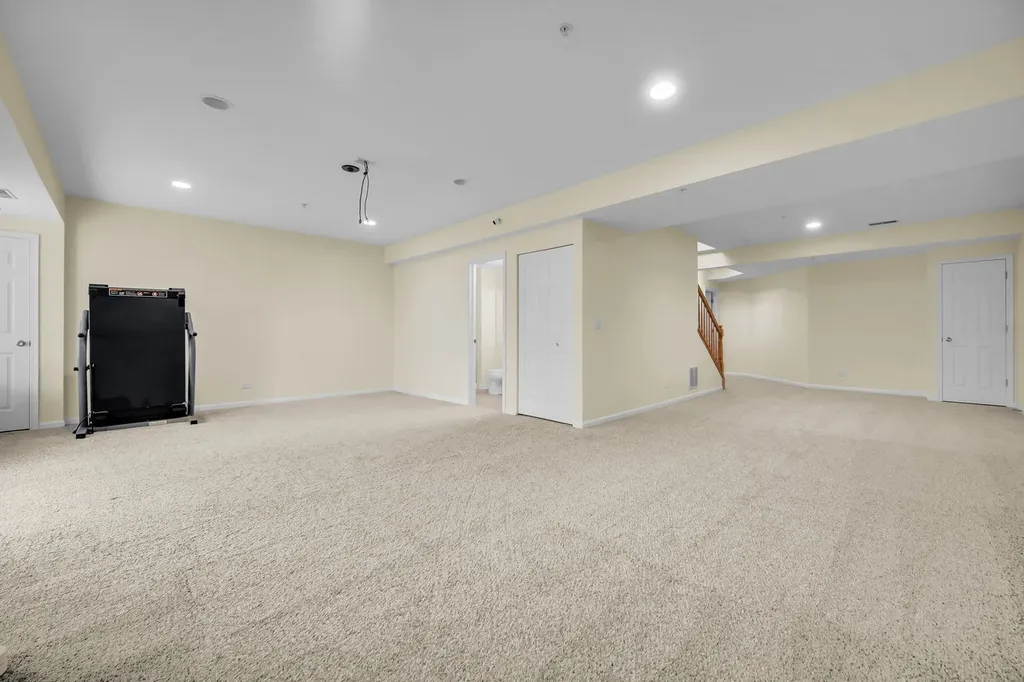 1028 Orchard Pond Court Lake Zurich IL 60047