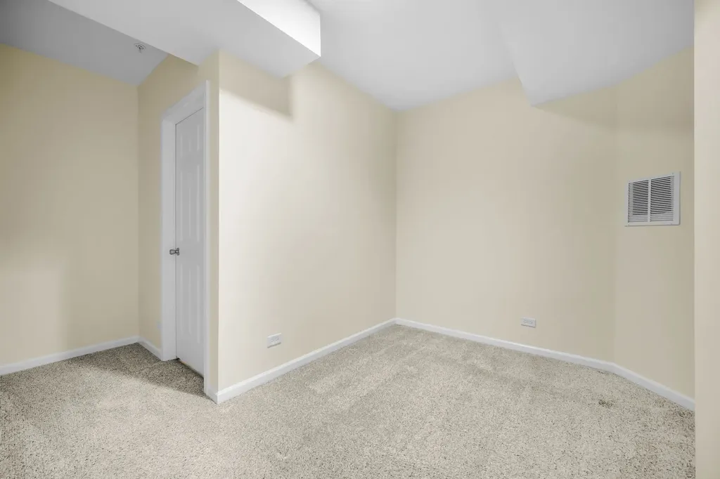 1028 Orchard Pond Court Lake Zurich IL 60047