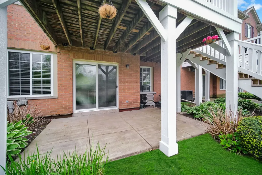 1028 Orchard Pond Court Lake Zurich IL 60047