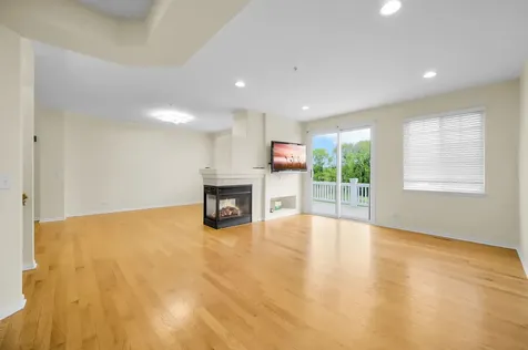 1028 Orchard Pond Court Lake Zurich IL 60047