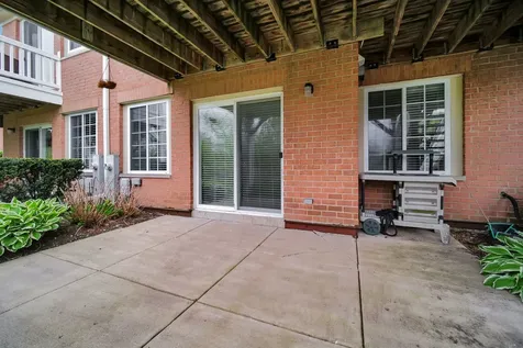 1028 Orchard Pond Court Lake Zurich IL 60047