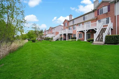 1028 Orchard Pond Court Lake Zurich IL 60047