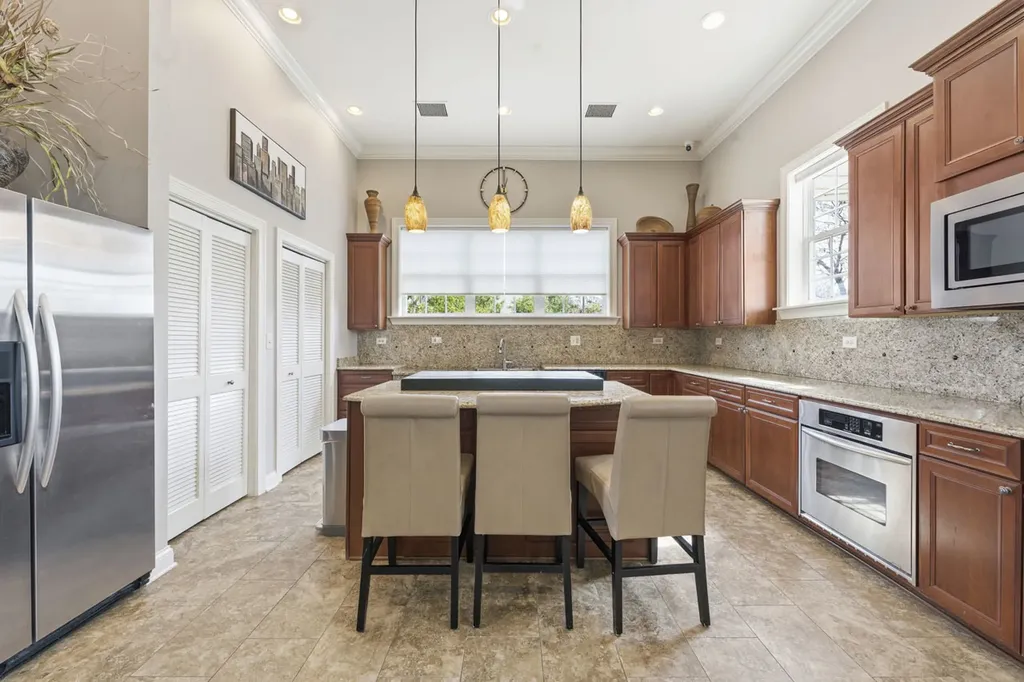 1890 Havenshire Road Aurora IL 60502
