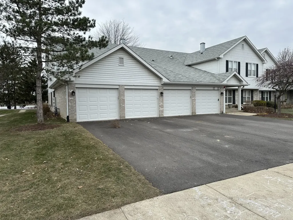 1250 North Streamwood Lane Vernon Hills IL 60061