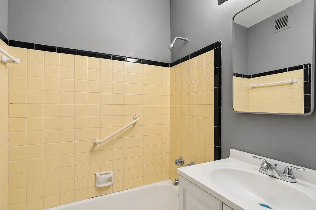 7355 South South Shore Drive Chicago IL 60649