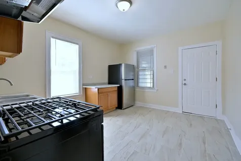8602 South Muskegon Avenue Chicago IL 60617