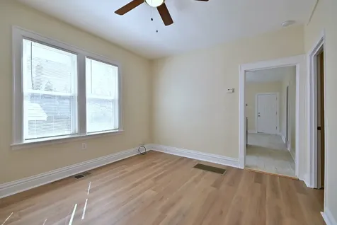 8602 South Muskegon Avenue Chicago IL 60617