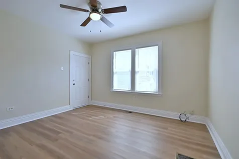 8602 South Muskegon Avenue Chicago IL 60617