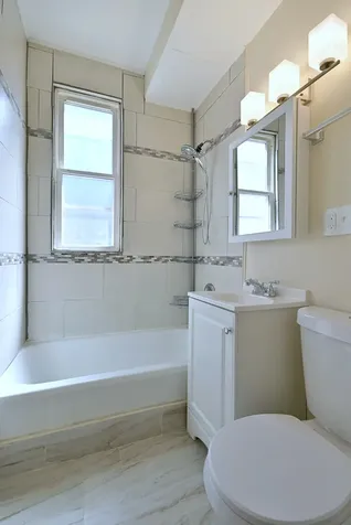 8602 South Muskegon Avenue Chicago IL 60617