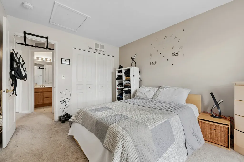 2977 Peachtree Circle Aurora IL 60502