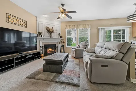 2977 Peachtree Circle Aurora IL 60502