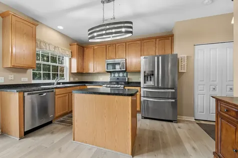 2977 Peachtree Circle Aurora IL 60502