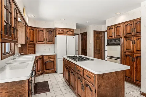 10 Century Court Oswego IL 60543