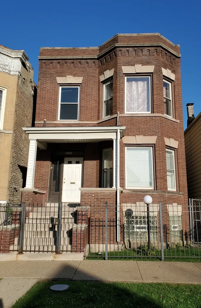 6221 South Laflin Street Chicago IL 60636