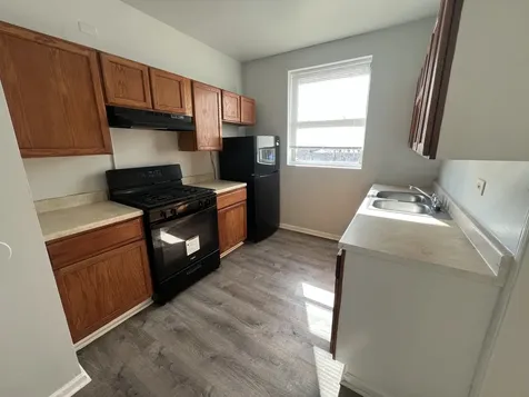 2047 East 68th Street Chicago IL 60649