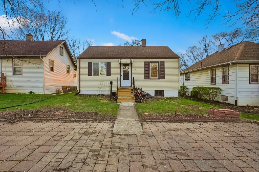 215 Barr Elms Avenue Joliet IL 60433
