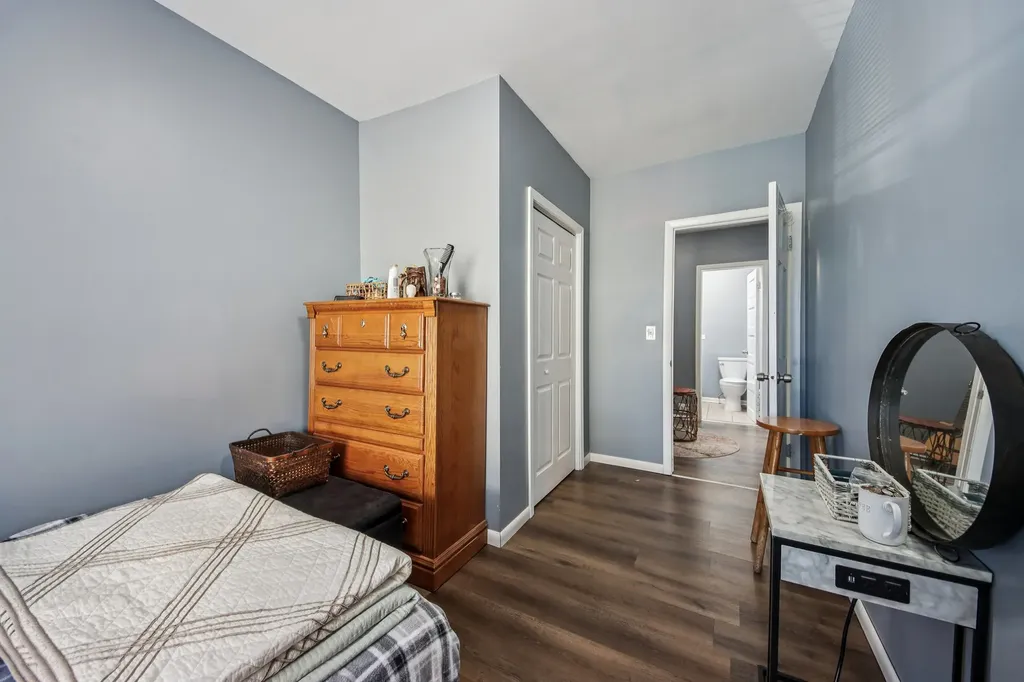 5039 West Diversey Avenue Chicago IL 60639