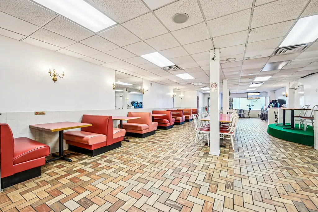 5039 West Diversey Avenue Chicago IL 60639