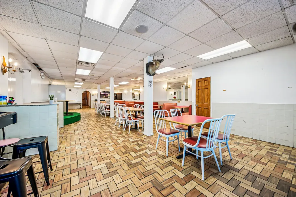 5039 West Diversey Avenue Chicago IL 60639
