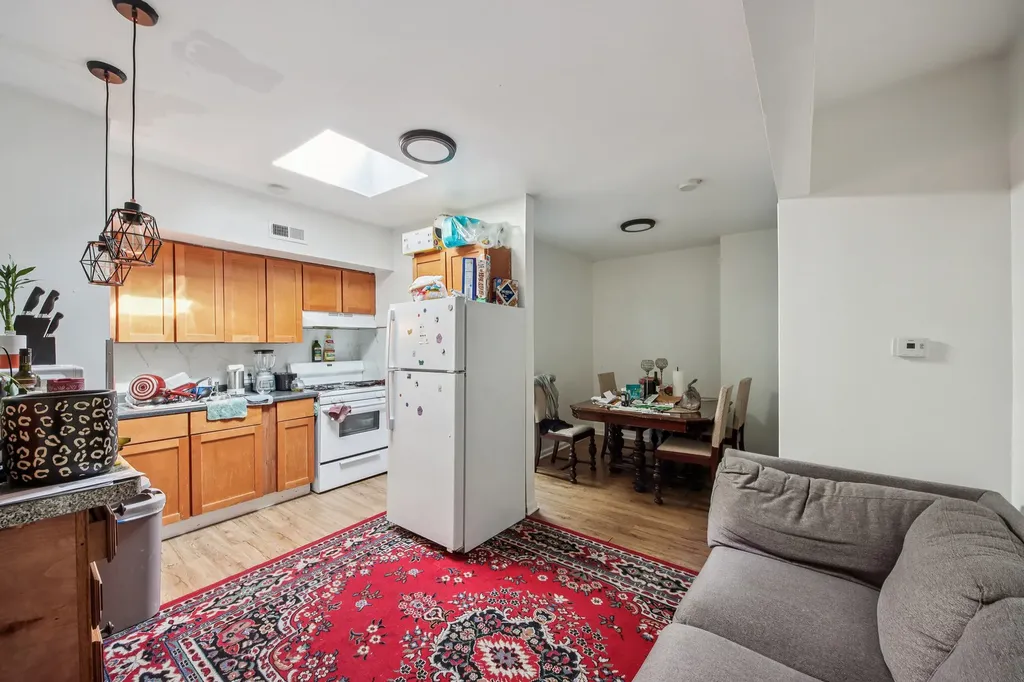 5039 West Diversey Avenue Chicago IL 60639