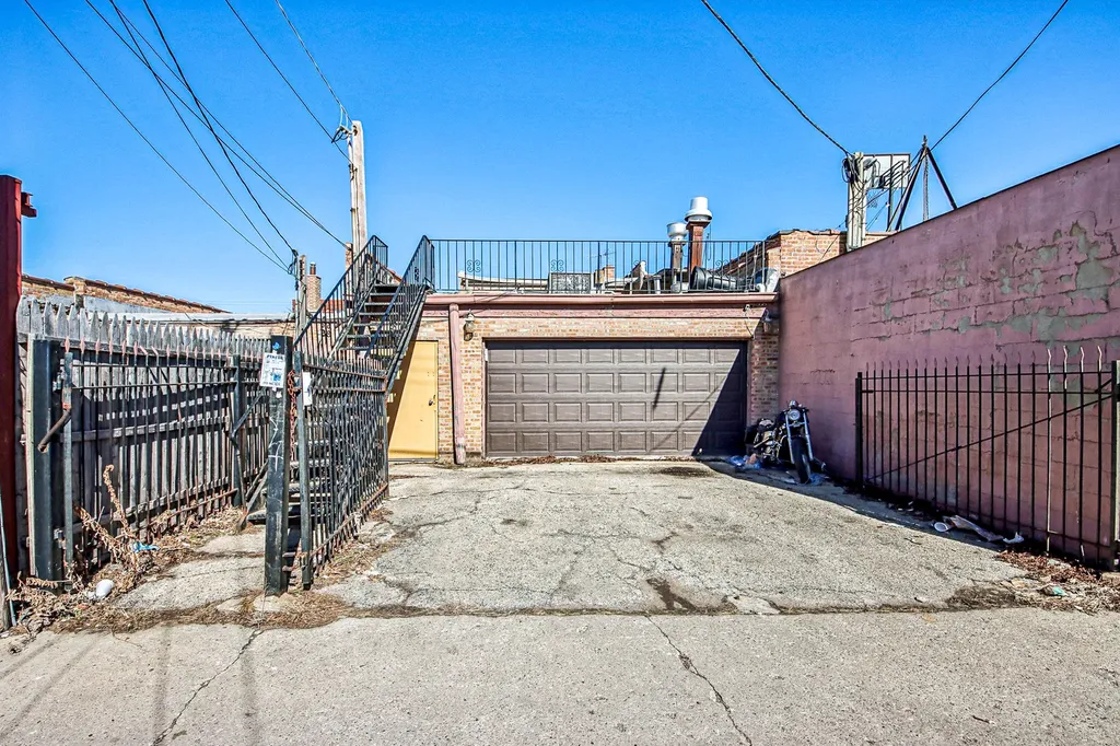 5039 West Diversey Avenue Chicago IL 60639