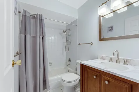 9446 Bay Colony Drive Des Plaines IL 60016