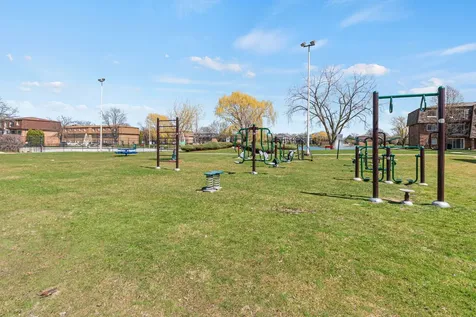 9446 Bay Colony Drive Des Plaines IL 60016