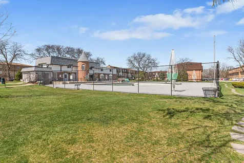 9446 Bay Colony Drive Des Plaines IL 60016