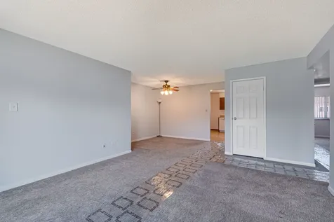 9446 Bay Colony Drive Des Plaines IL 60016