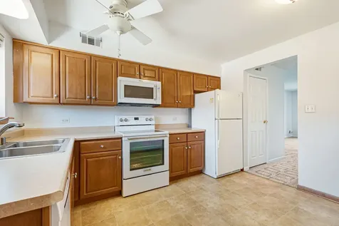 9446 Bay Colony Drive Des Plaines IL 60016
