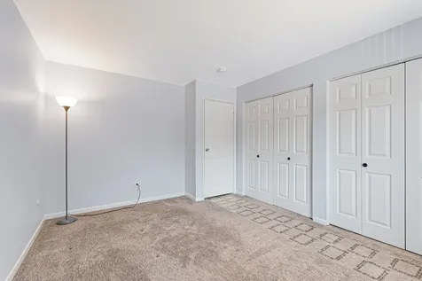 9446 Bay Colony Drive Des Plaines IL 60016