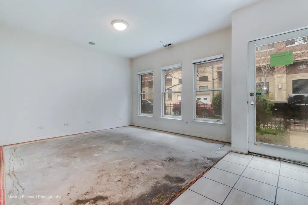 814 West 15th Place Chicago IL 60608