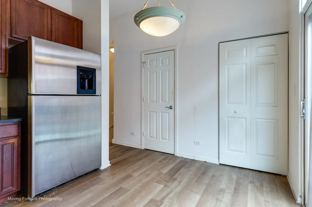 814 West 15th Place Chicago IL 60608