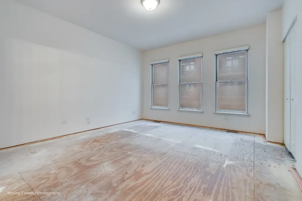 814 West 15th Place Chicago IL 60608
