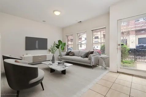 814 West 15th Place Chicago IL 60608