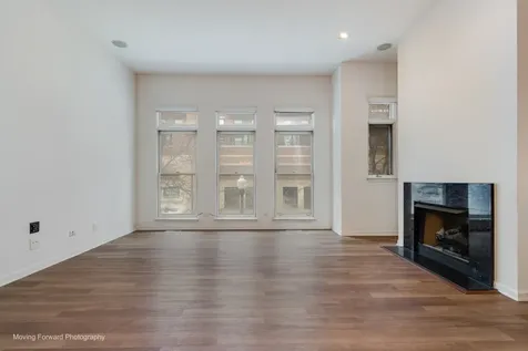 814 West 15th Place Chicago IL 60608