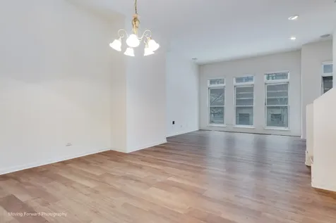 814 West 15th Place Chicago IL 60608