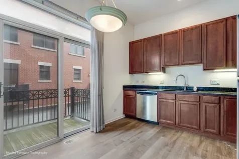 814 West 15th Place Chicago IL 60608